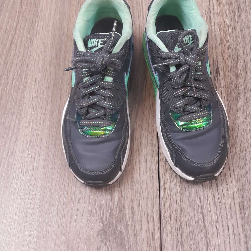 Nike Air Gray and Mint Athletic shoes sz 4Y